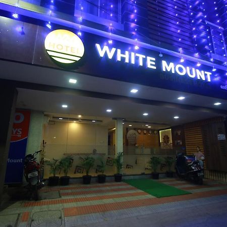 Hotel White Mount Csennai Kültér fotó